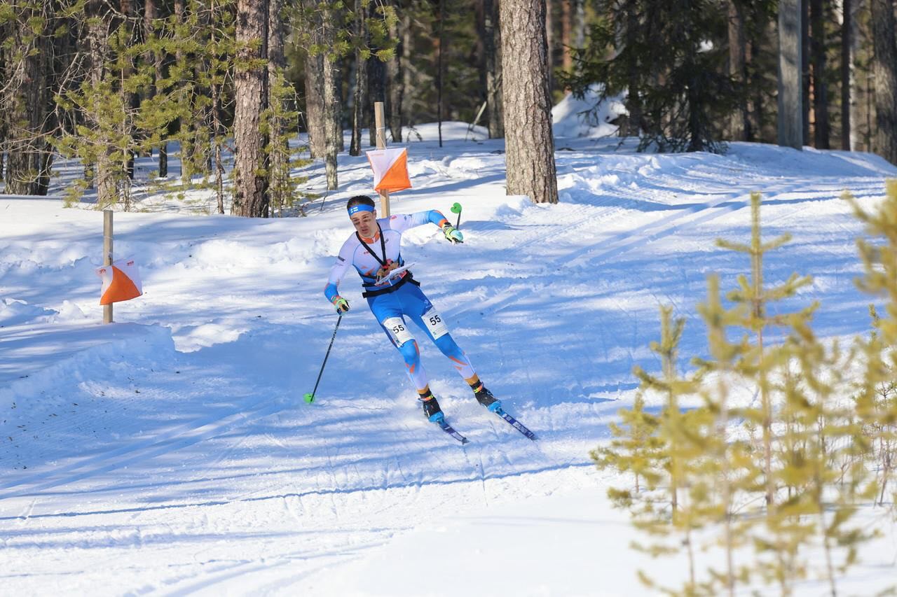 Uutisia urheilijarintamalta 🎿🔥
Jo kesällä Parman miehissä suunnistanut, paremmin hiihtosuunnistuksesta tunnettu Aapo Viippola tulee jatkossa kisaamaan myös talvella Parman väreissä.
Aapon seuravaihdon myötä parman hisumiehet nousevat ennakkosuosikeiksi kaikissa talven sm-viesteissä. Kutkuttavaa seurattavaa on myös tulevat mm-kilpailut ja kysymys kumpi seuran A-maajoukkuemiehistä nousee parempaan menestykseen. Olisiko tässä jopa kaksoisvoitto tarjolla jollain matkalla?
Hisukausihan alkaa huomenna, joten pitäkäähän Parman naisia ja miehiä silmällä tuloslistoilta. 🤩
#hiihtosuunnistus #skiorienteering #skiorientering