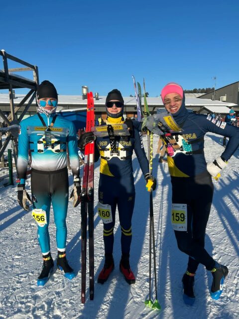 Hisun SM-sprintistä H21 -sarjassa kaksoisvoitto💥
🥇Aapo 12.20
🥈Niklas +0.14
🥉Tuomas Outinen, KS +0.46
Muita sijoituksia:
H21: 11. Henrik Väisänen, 14. Peeter Pihl
H17: 9. Lassi Ekström, H15: 9. Eero Karttila, H11: 5. Artturi Väisänen ja D21: 17. Elisa Pirilä