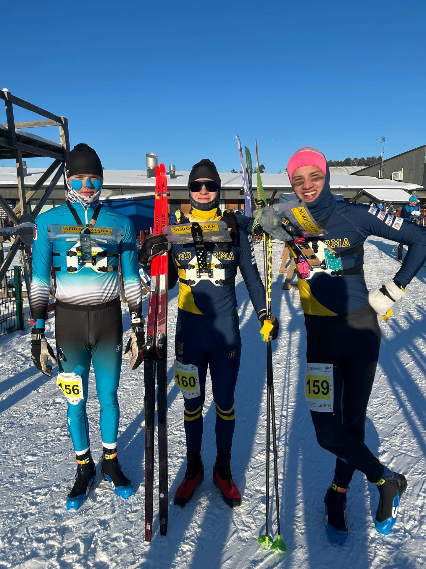 Hisun SM-sprintistä H21 -sarjassa kaksoisvoitto💥
🥇Aapo 12.20
🥈Niklas +0.14
🥉Tuomas Outinen, KS +0.46
Muita sijoituksia:
H21: 11. Henrik Väisänen, 14. Peeter Pihl
H17: 9. Lassi Ekström, H15: 9. Eero Karttila, H11: 5. Artturi Väisänen ja D21: 17. Elisa Pirilä